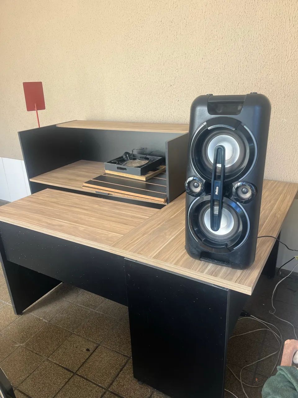 Mesa em L para escritório e balcão para comércio 