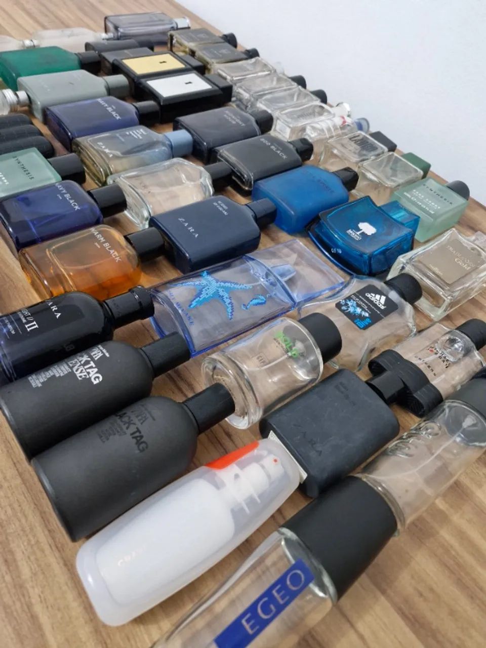 Coleção de Frascos de Perfume