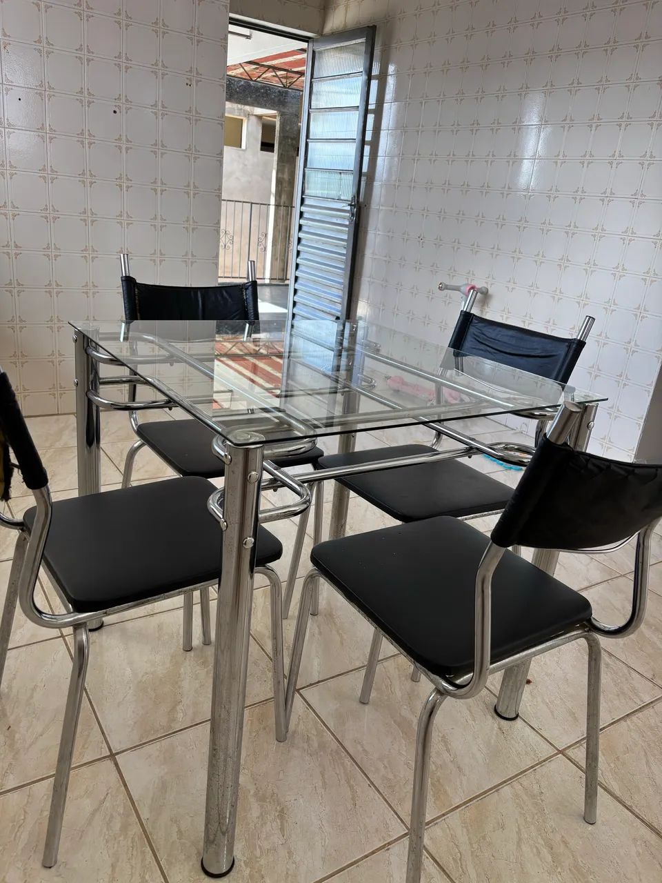 Vendo mesa 4 cadeiras - Foto 5