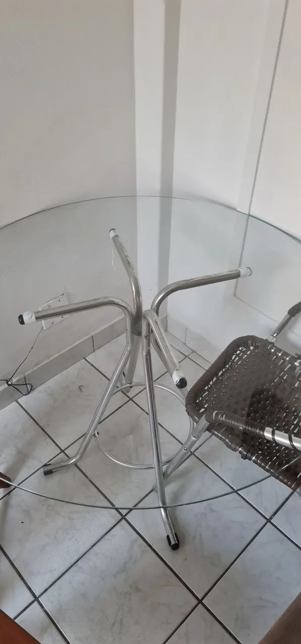 Mesa de vidro em excelente estado  - Foto 2
