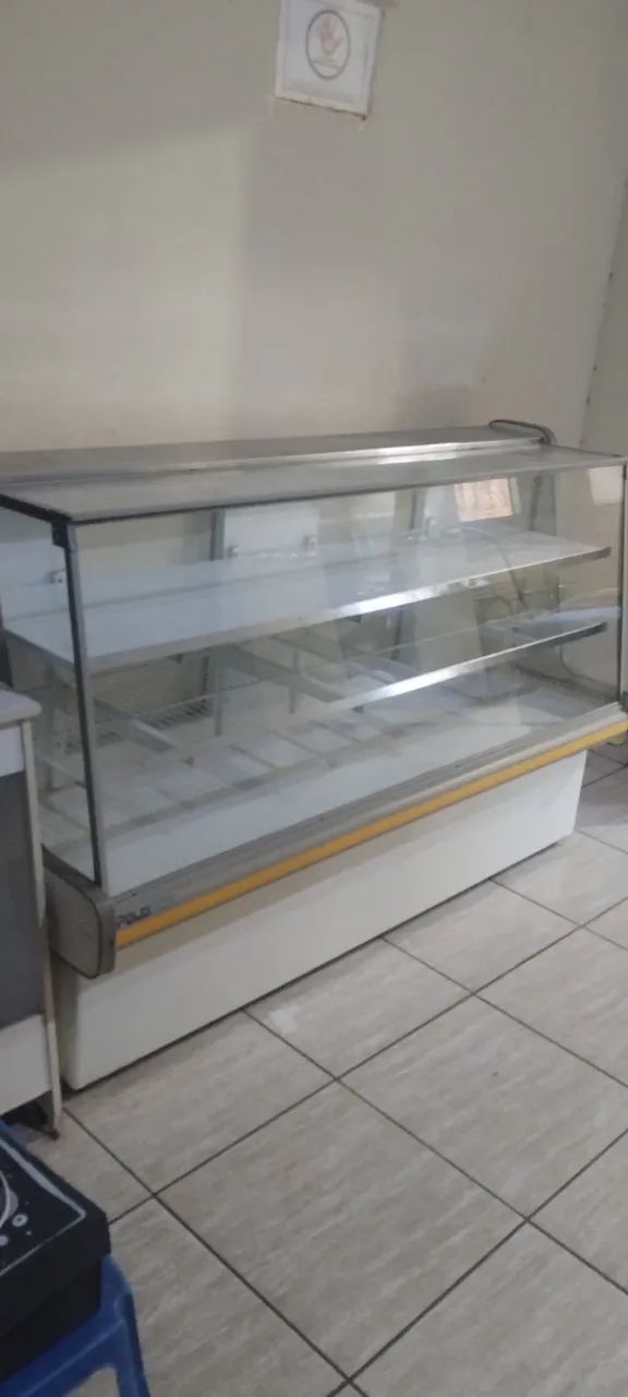 Balcão espositor 220 volts  - Foto 2