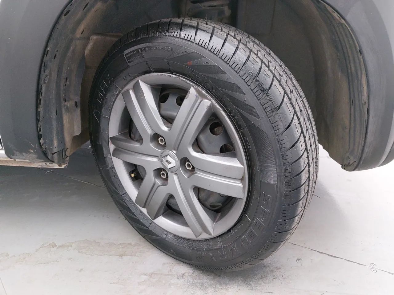 Renault Kwid 1.0 Zen, foto 14 de 18