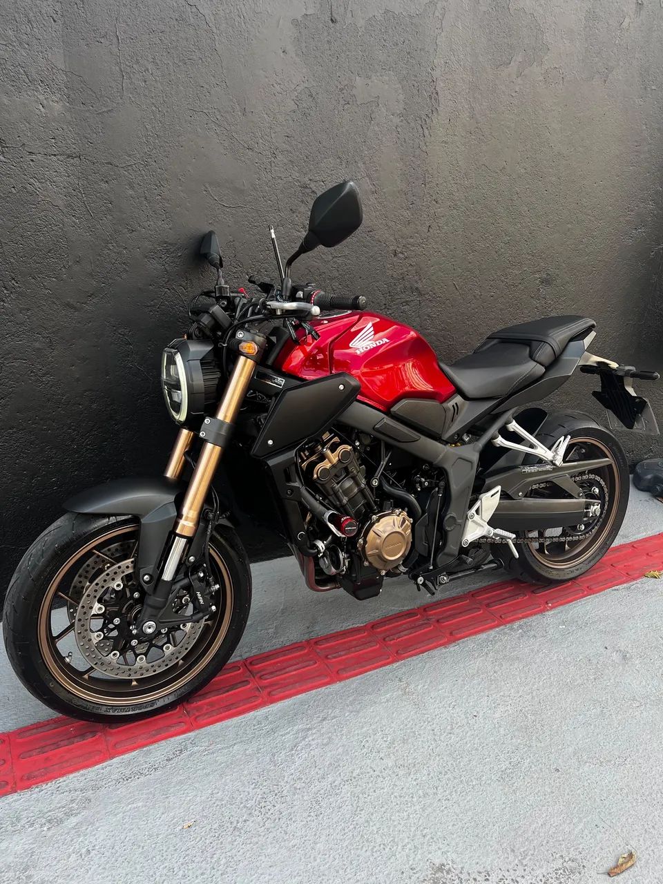 Honda CB 650 R