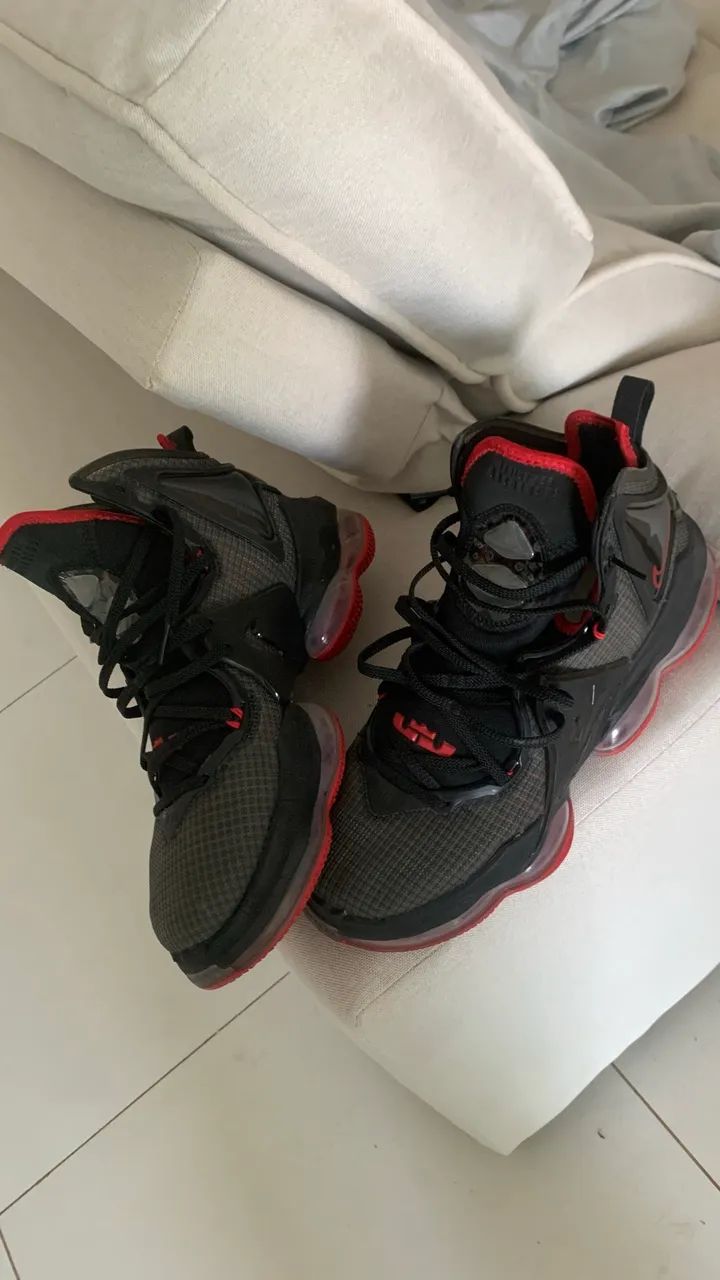 Nike LeBron 19