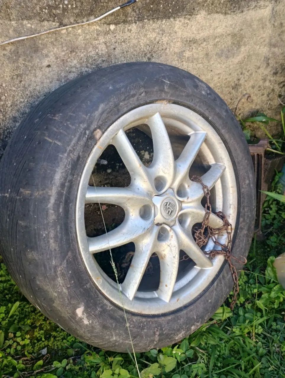 Vendo ou troco rodas de porche e pneus - Foto 3