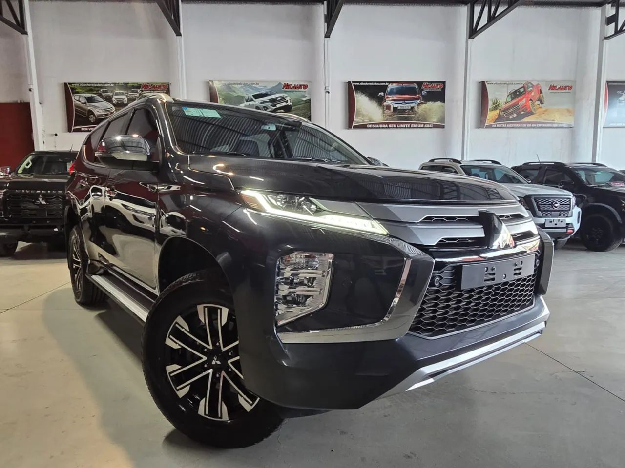 Mitsubishi Pajero 2024