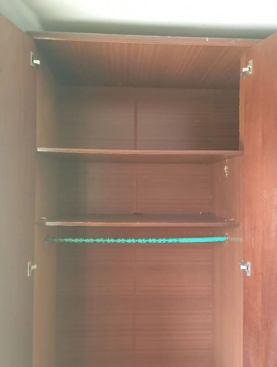 EXCELENTE GUARDA ROUPA  - Foto 2