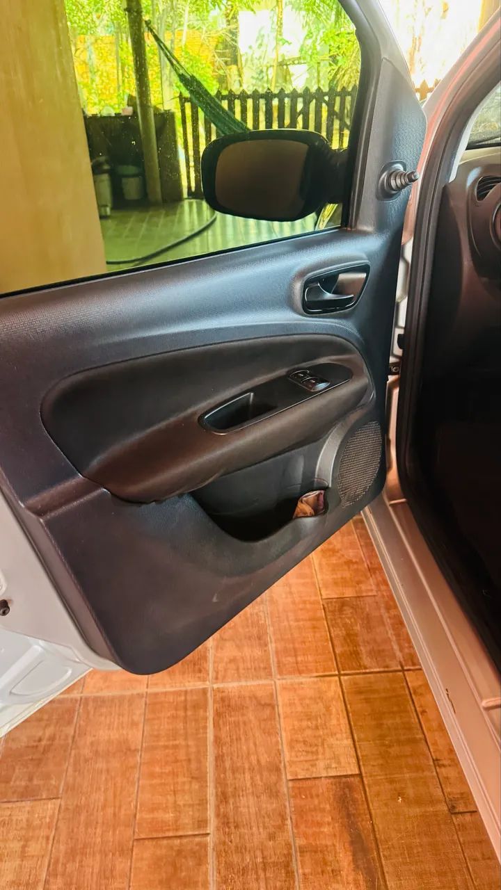 Fiat Uno Attractive 1.0 EVO Fire Flex 8V 5P 2016 - Foto 5