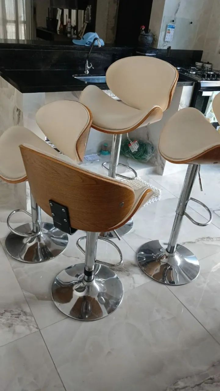Vendo 4 Banquetas Giratória - Foto 2