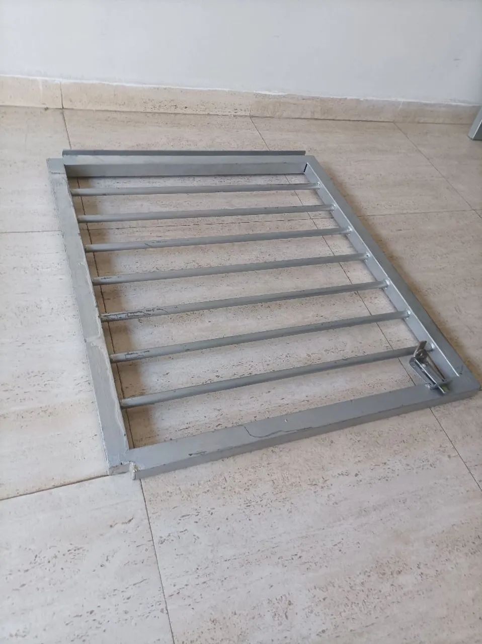 Grade de metal. Altura: 80cm. Comprimento: 90 cm. - Foto 4
