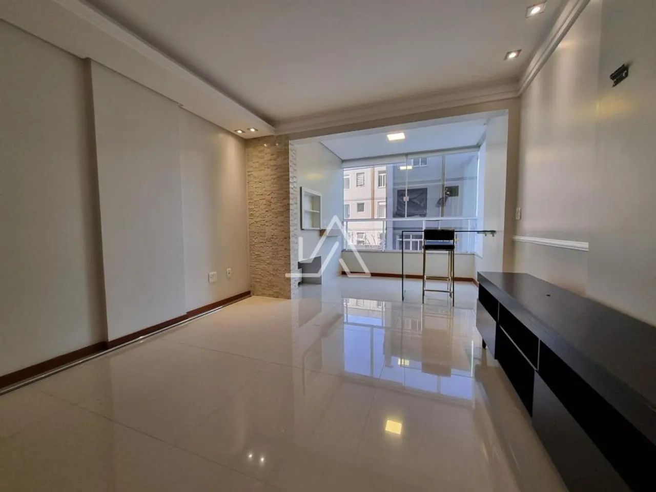 APARTAMENTO 2 QUARTOS SEMI MOBILIADO - Foto 2