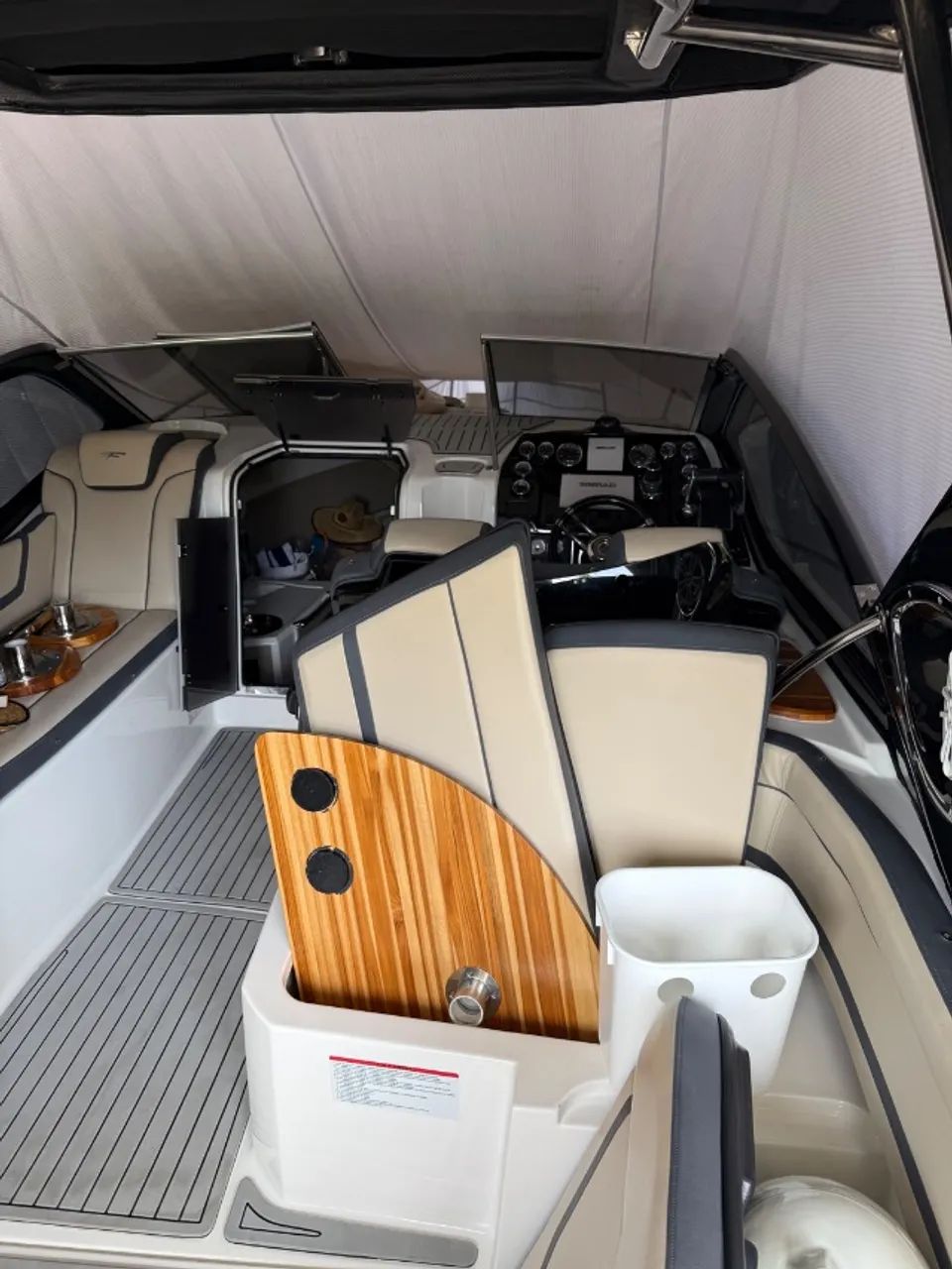 Lancha Focker 333 Gran Turismo 2025 - Foto 12