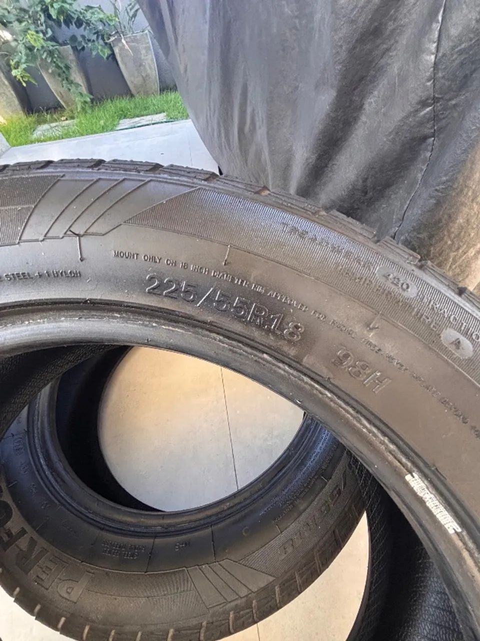 Pneus 225/55 aro 18 - Foto 2