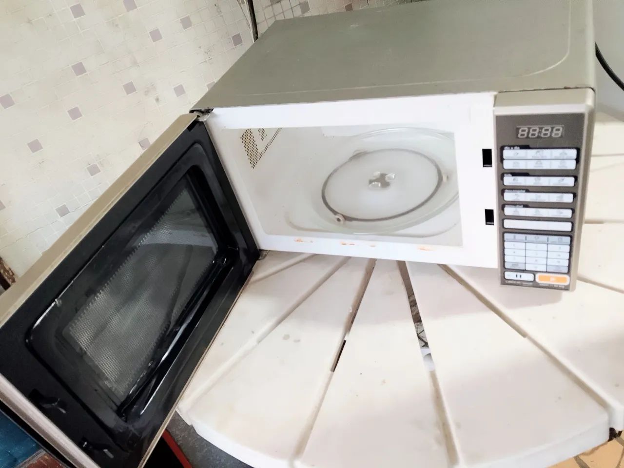 Microondas Midea estilo espelhado 220v - Foto 2