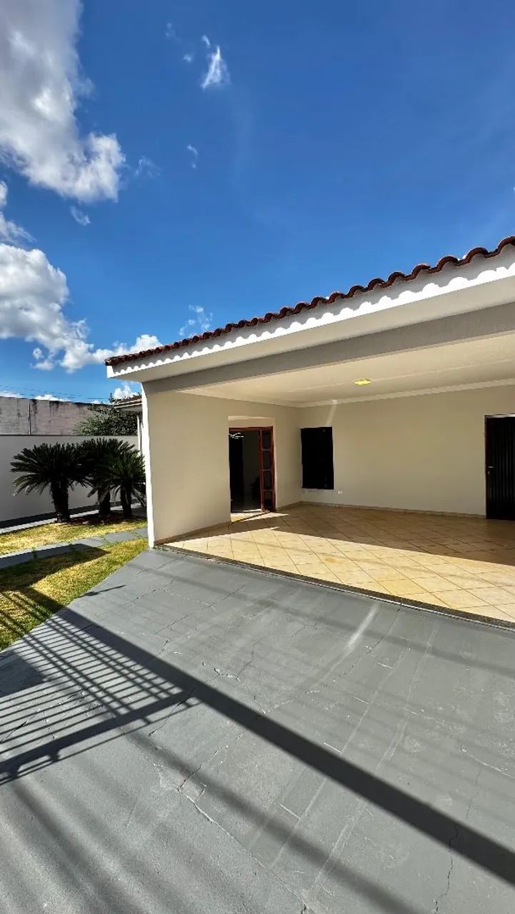 Casa ampla, otima localização. - Foto 2