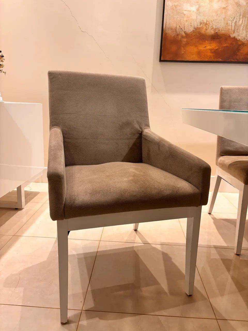 Mesa de jantar com 6 cadeiras e 2 poltronas - Foto 4