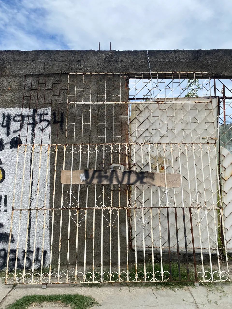BAIXOU!!! Portão Relíquia com RODANAS 435689885145518081