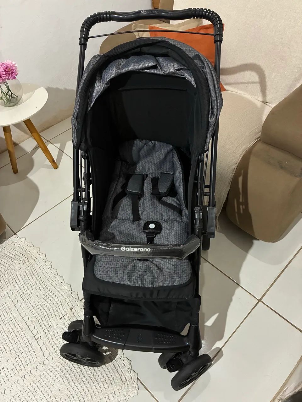 Carrinho de bebê + bebê conforto em ótimo estado - Foto 2