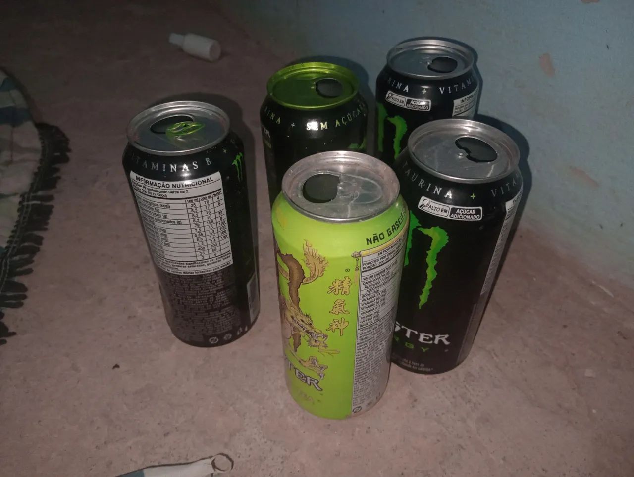 Latinha Moster baratas