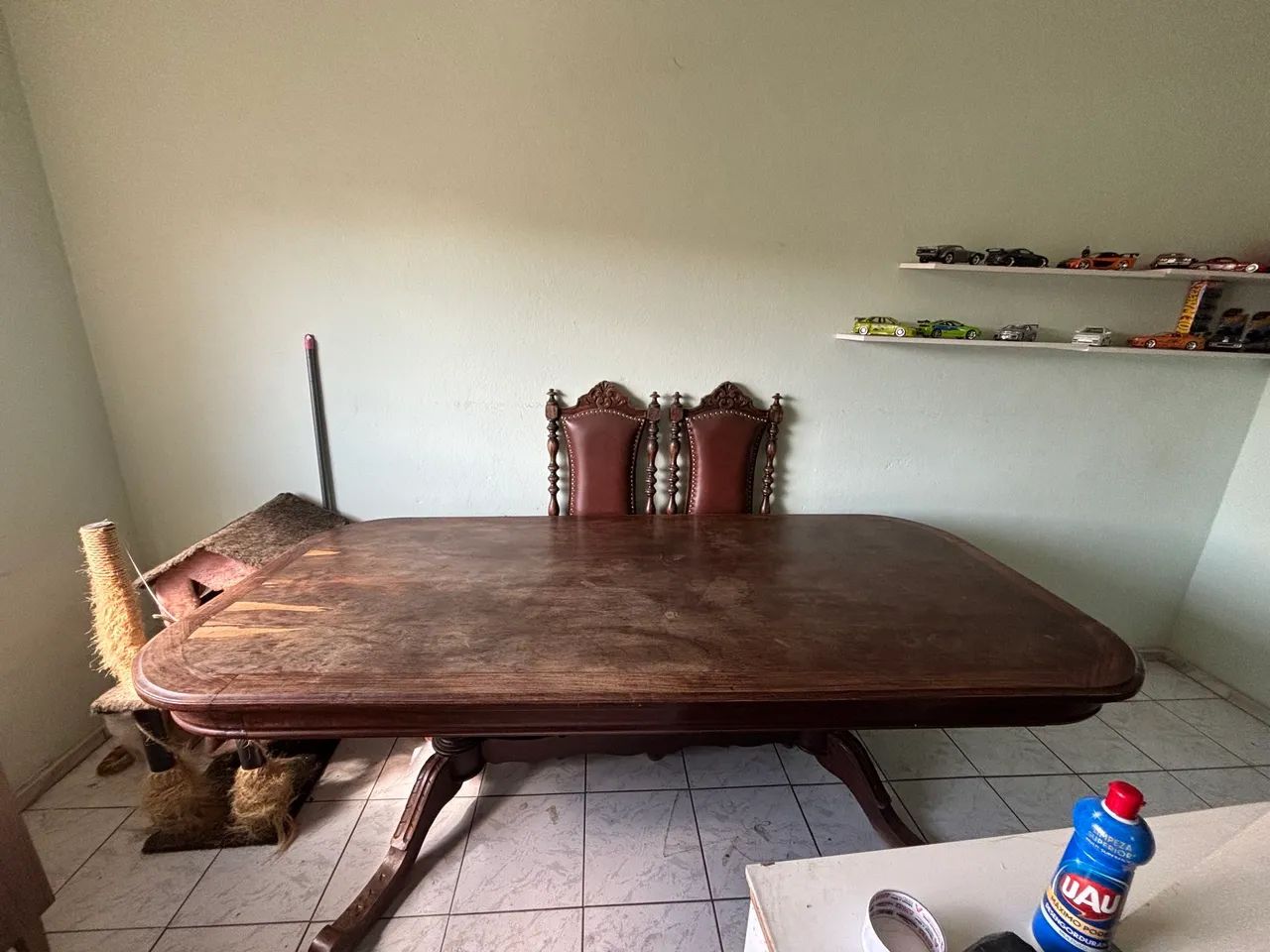 Mesa de madeira com 8 cadeiras - Foto 4