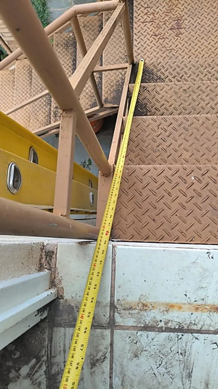 Escada de ferro ideal 2.80 altura  - Foto 3