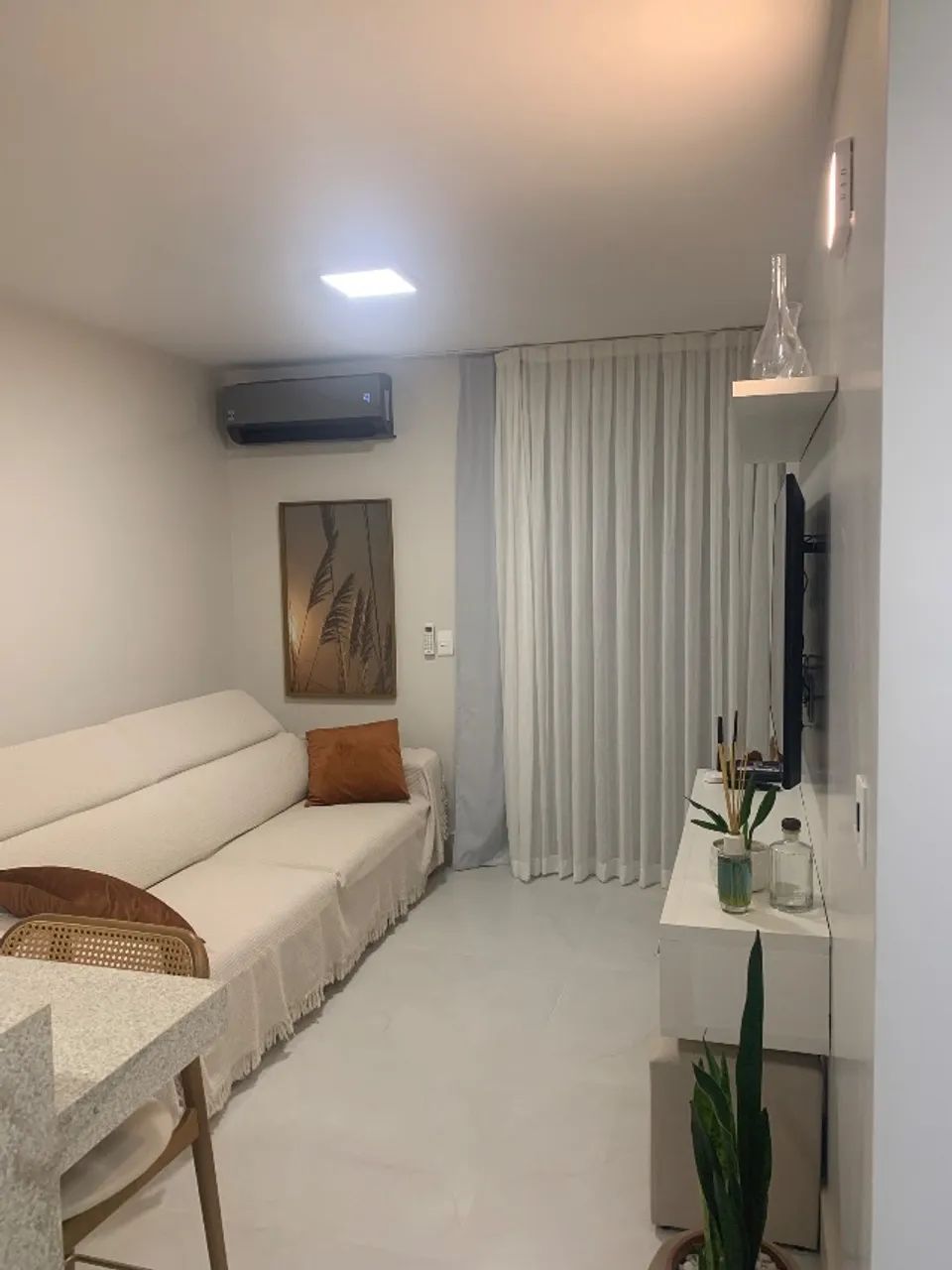 VENDA | LOCAÇÃO | Flat no Ed. BIARRITZ | SNH Quadra 1 Bloco C - Foto 2