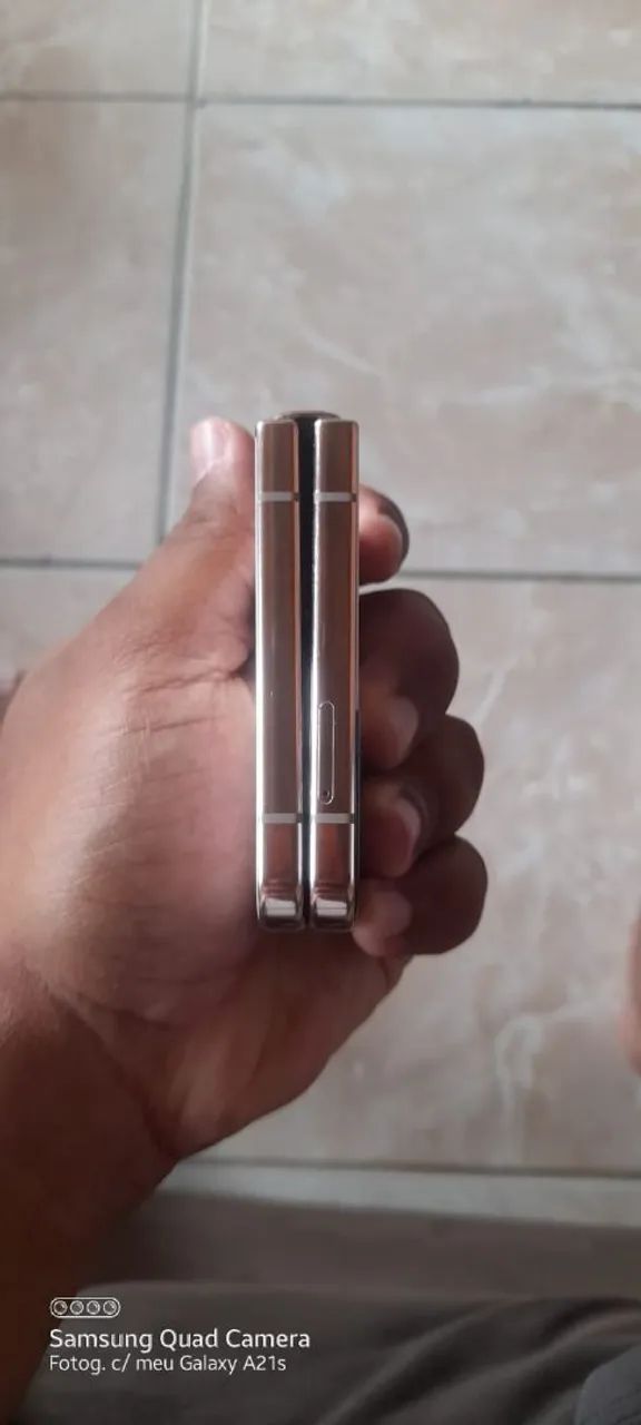 Vende-se um zflip 4 com defeito no flex  - Foto 4