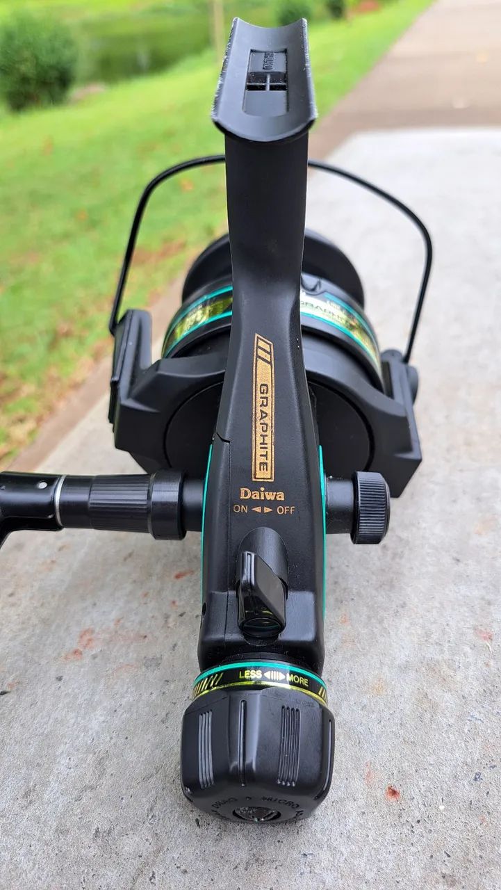 Molinete Daiwa Graphite EG090H - Nunca usado - Foto 4