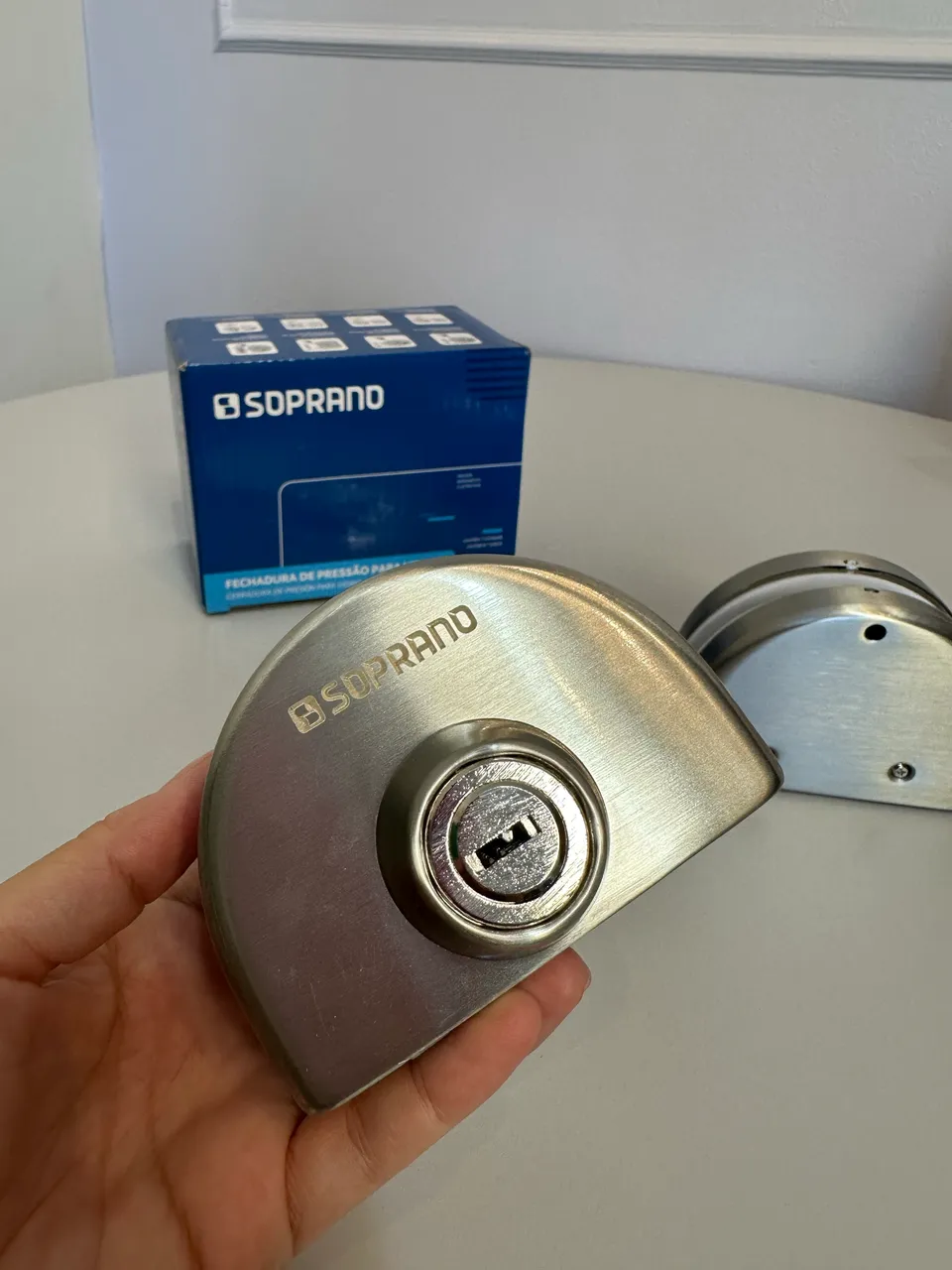 Fechadura lacrada p/porta de banheiro stam 823/33 + Maçaneta nova