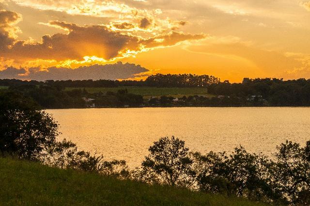 Casa no Lago! Terreno na Barragem de Ernestina é no Sunset Village - Foto 17