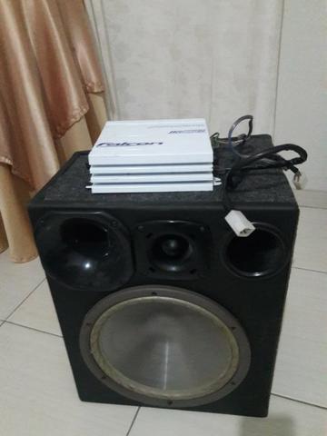 Caixa de som e amplificador