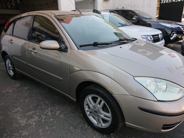 Ford Focus Hacht GLX 1.6 2004