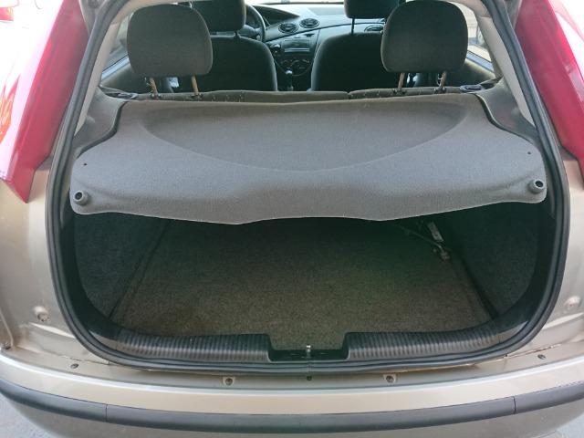 Ford Focus Hacht GLX 1.6 2004 - Foto 12