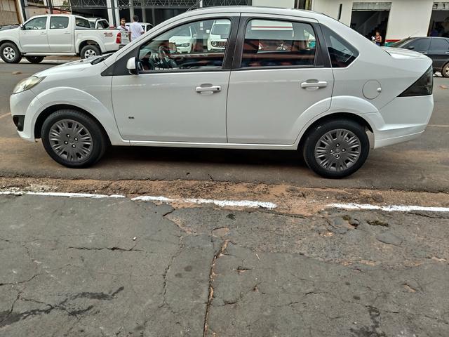Ford fiesta 1.6 completo 2014 impecável - Foto 2