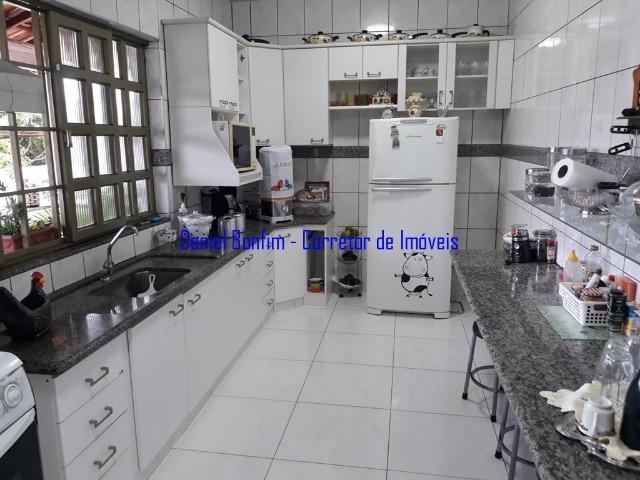 Casa com 04 quartos no bairro Grã-Duquesa - lote inteiro - Foto 12