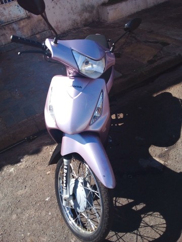 MOTO BIZ 125