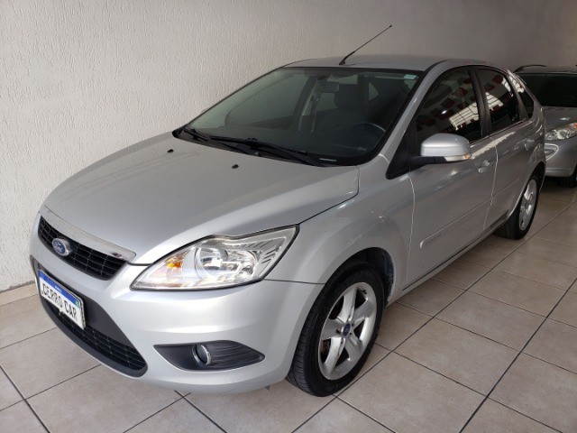 FORD FOCUS HATCH GLX 2.0 AUTOMÁTICO COMPLETO 67.000KM 2012
