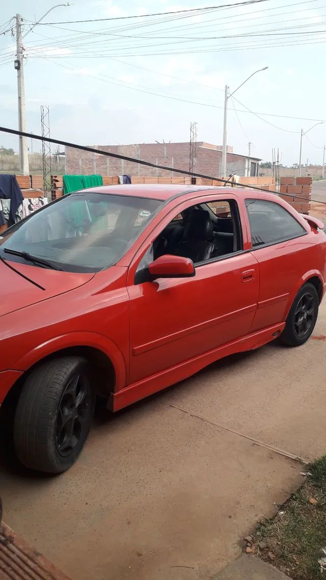 CHEVROLET - ASTRA - 2005/2006 - Vermelha - R$ 75.000,00