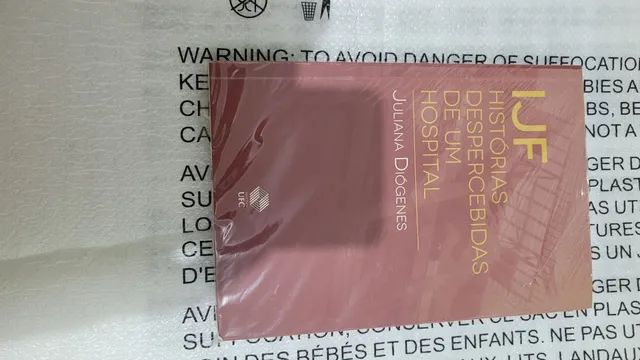 Livro Histórias despercebidas de um hospital 
