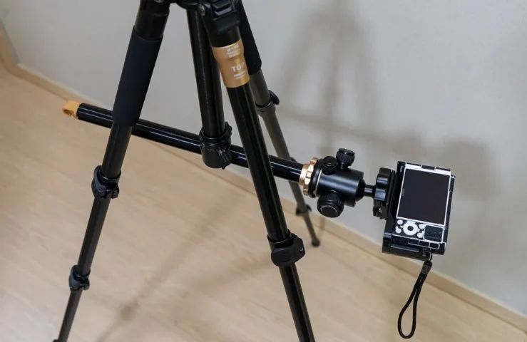 TRIPÉ PROFISSIONAL COM BRAÇO HORIZONTAL ALUMÍNIO - Foto 2