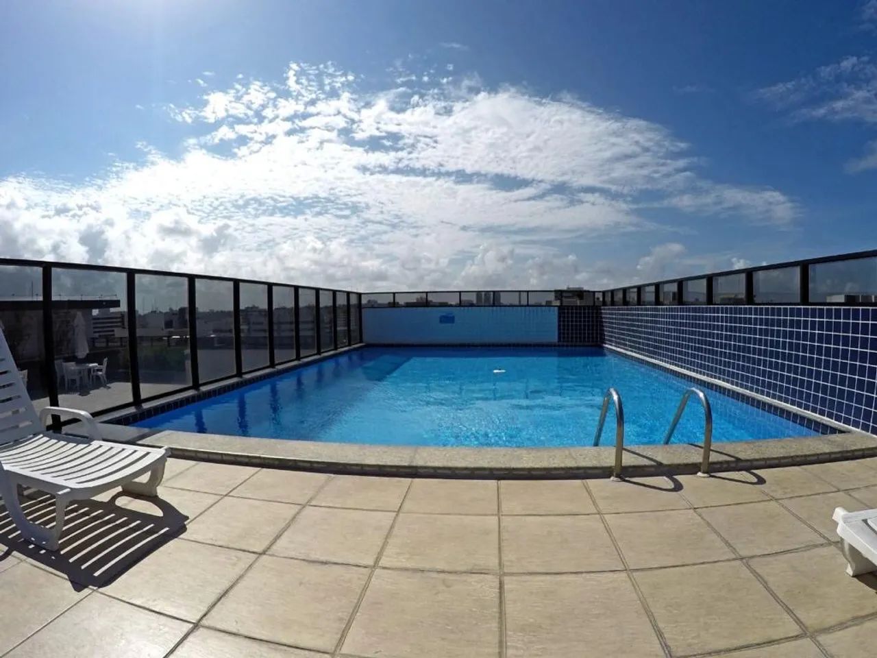 Apartamento aconchegante com varanda e vista para a cidade - Foto 12