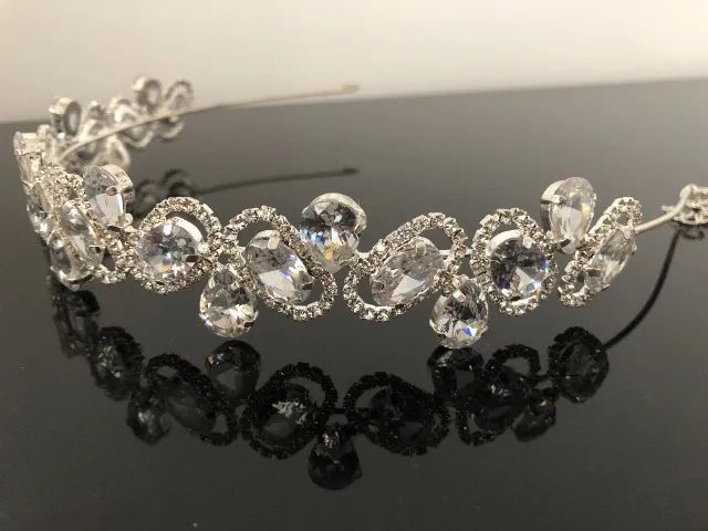 Coroa tiara strass e cristais noiva seminova em perfeito estado - Foto 4