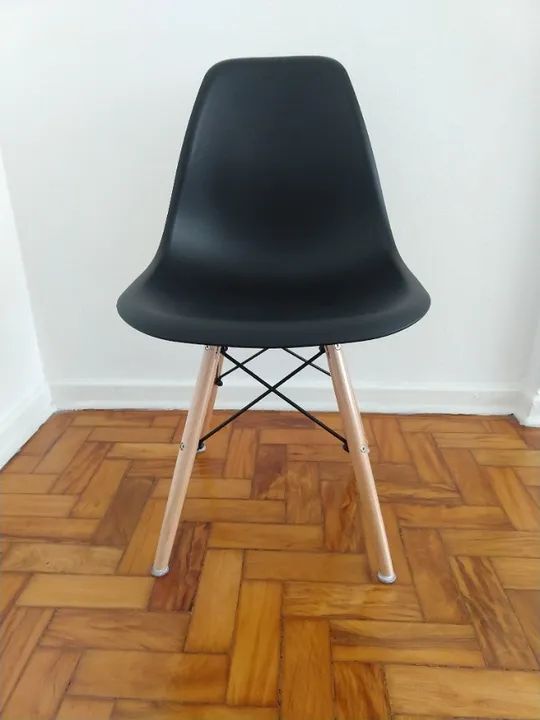 Conjunto Mesa Eiffel Eames 80cm + 02 Cadeiras -  Pouquíssimo Usado - Foto 5