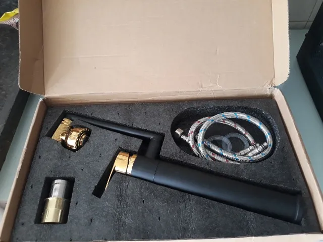 Torneira agua fria e quente da marca Faucet, nova, sem uso!