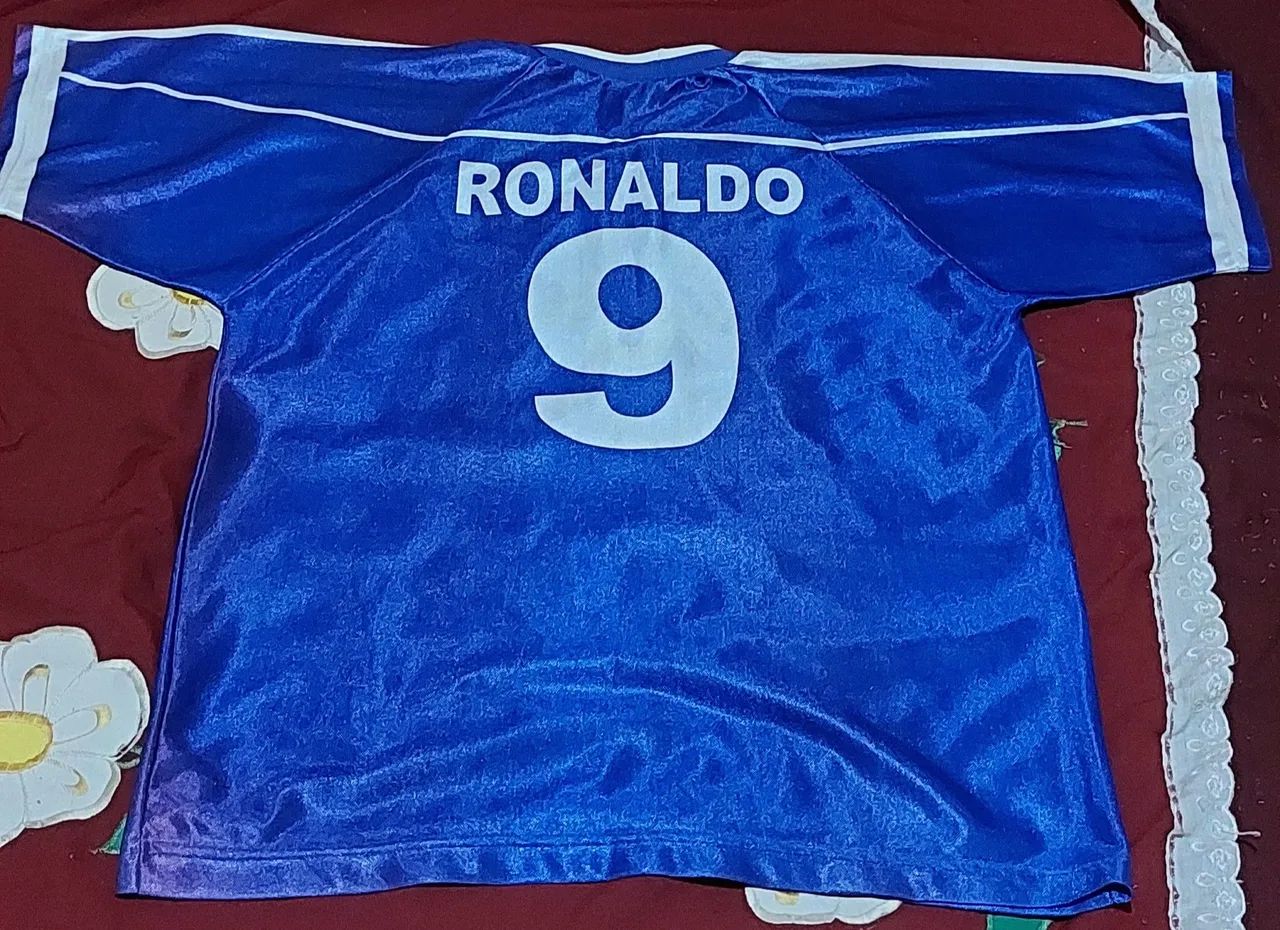 CAMISA DA SELEÇÃO BRASILEIRA BEM ANTIGA;... SEM DETALHES. NOVA. (RONALDO FENÔMENO) - Foto 2