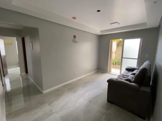 Vende-se Apartamento de Dois Quartos no Condomínio Itaoca.