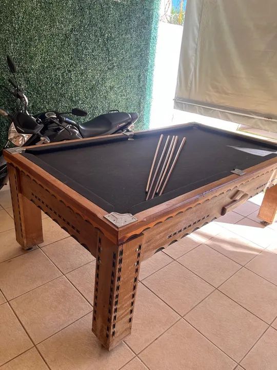 Sinuca madeira e tacos 