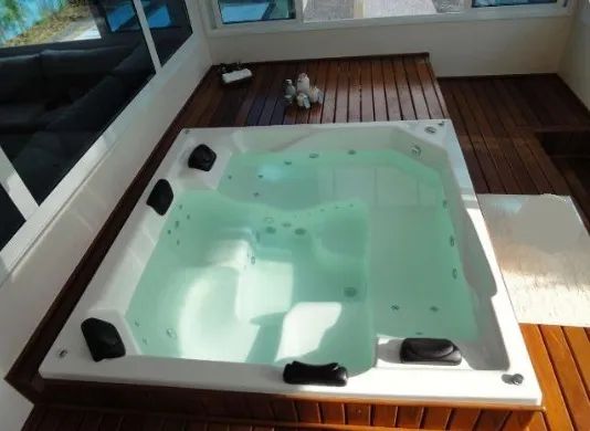 Spa Jacuzzi 5 lugares Novo com Garantia (aceitamos troca) 