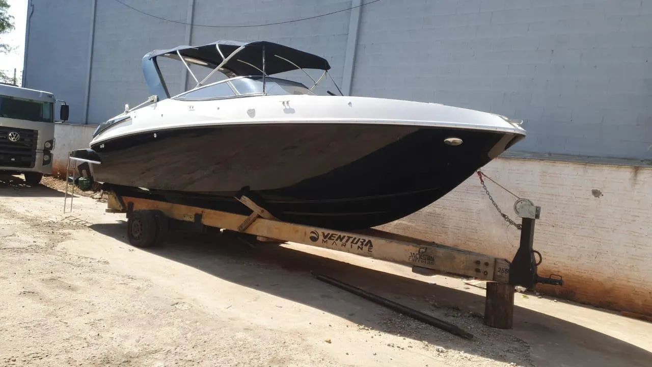 Lancha Ventura 270 com banheiro  - Foto 4