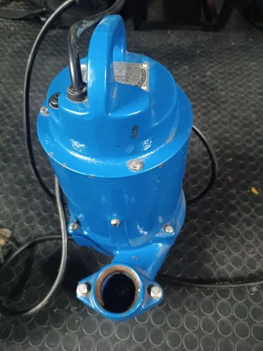 Bombas d'água usadas e uma nova - Foto 4